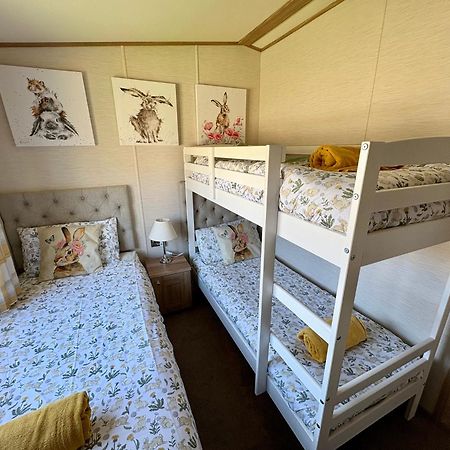 Cottontail Lodge - Hot Tub - Pet Friendly South Cerney Bagian luar foto