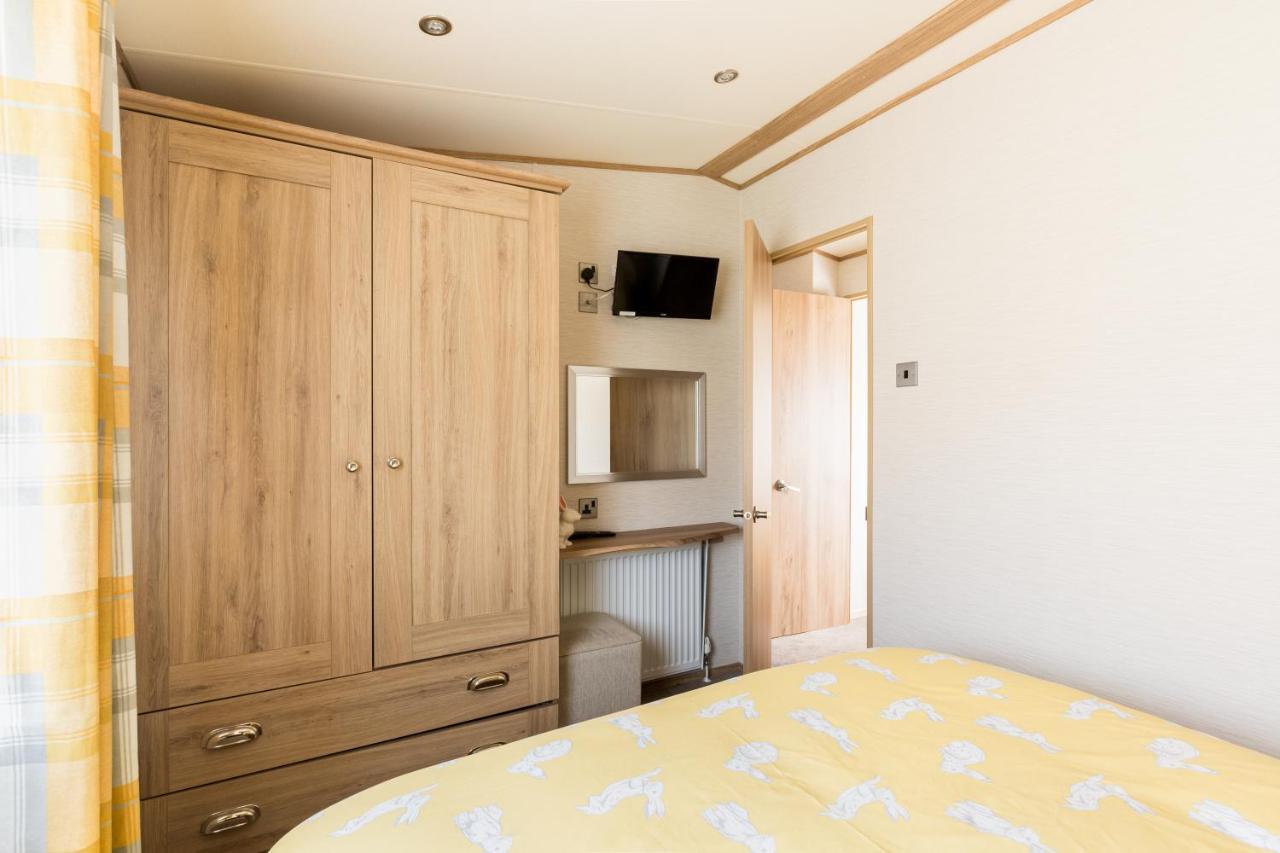 Cottontail Lodge - Hot Tub - Pet Friendly South Cerney Bagian luar foto
