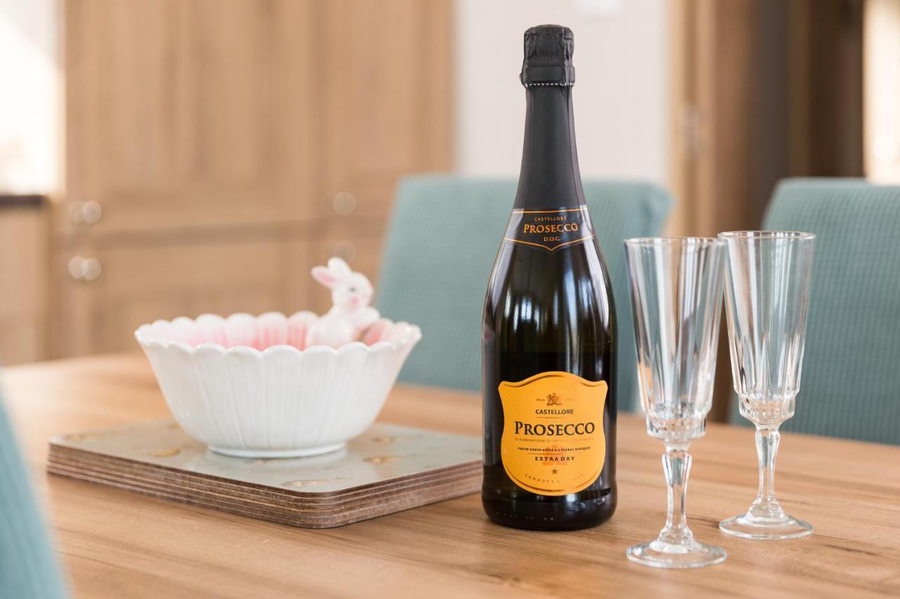 Cottontail Lodge - Hot Tub - Pet Friendly South Cerney Bagian luar foto