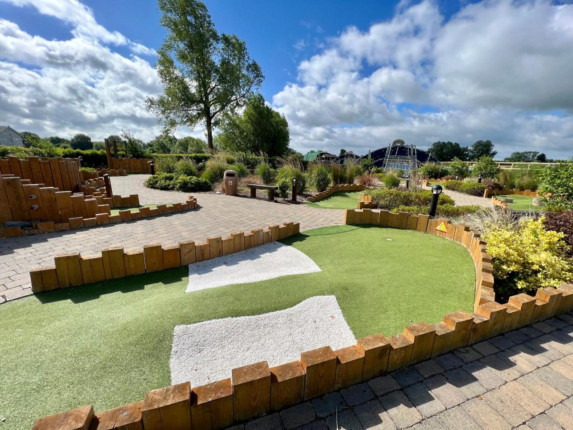 Cottontail Lodge - Hot Tub - Pet Friendly South Cerney Bagian luar foto
