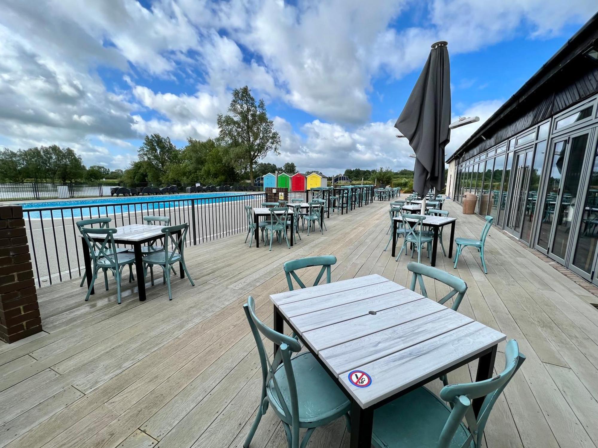 Cottontail Lodge - Hot Tub - Pet Friendly South Cerney Bagian luar foto